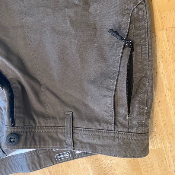 Dakine shorts - Picture 3 of 4